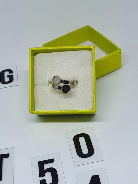 Bague taille 50 à 54 deux petites perles