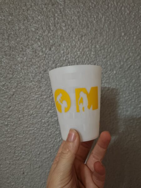Verre maman avec enfant (jaune)